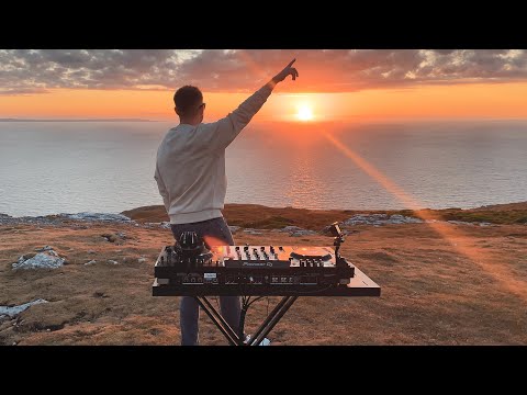 Daxson  - Face The Future Set @ The Great Orme, North Wales (4K DJ Set)