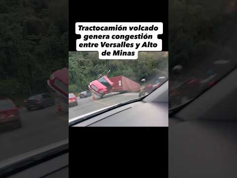 ⚠️Atencion vehículo volcado en Santa Bárbara