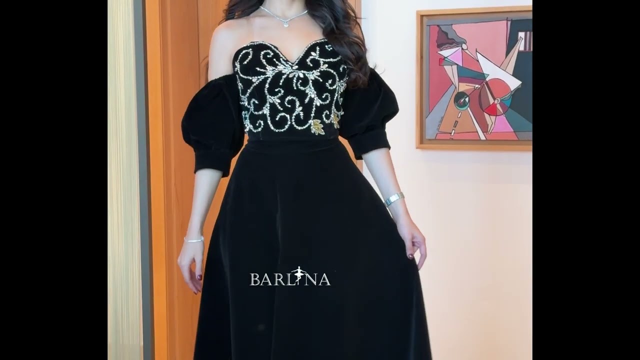 Black velvet set with a bodice embroidered with shimmering details - XXL