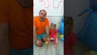 Download lagu Cute baby and New socks 🤣👍 mp3