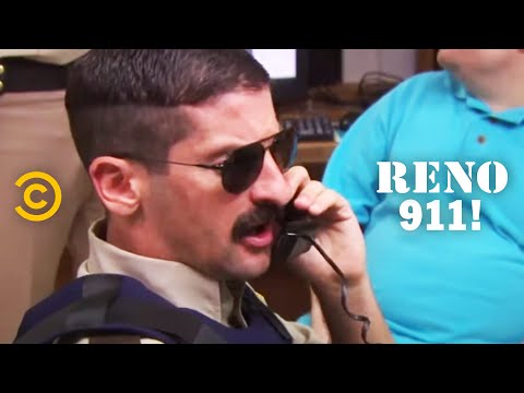 泰國謀殺案（壯舉巴頓-奧斯華特） - 雷諾911! (A Murder in Thailand (feat. Patton Oswalt) - RENO 911!)