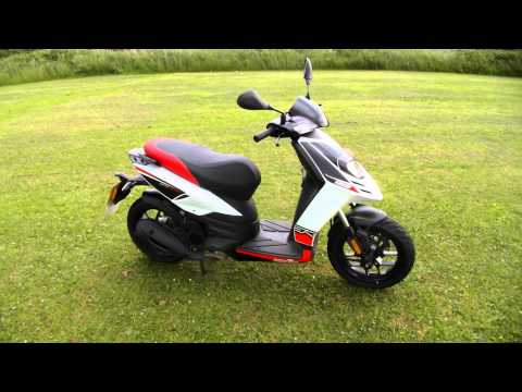Aprilia SR Motard 125 2013 1 owner 960 miles for sale1