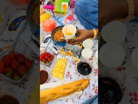 picnic date with my favorite girls#picnic #picnicspot #date #friendshipdate #friends #picnicdate