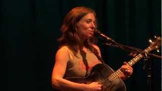 Ani DiFranco - Hypnotized (live in Santa Cruz)