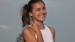 Download lagu Teen Girl Blowing A Kiss And Winking mp3