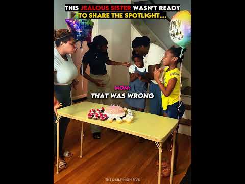 Her Sister Stole the Spotlight… 🎂 #usa