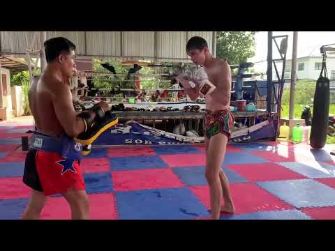 Tall Padwork with SuperNick Rooney vs Sit Nuengtrakan Muay Thai