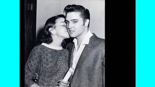 Elvis Presley  - I Forgot To Remember To Forget Her  - Live at Town Hall Party 1955