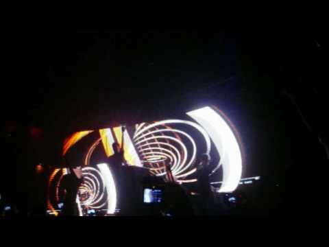 ASOT 450 - NYC - Armin van Buuren (1st 10 mins)