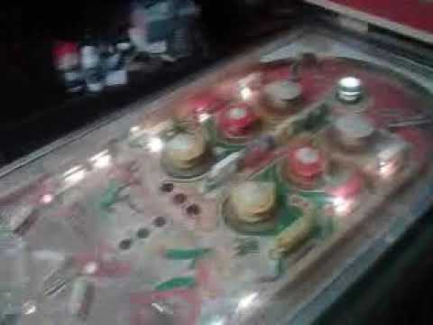 1961 GOTTLIEBS "SHOW BOAT" WEDGE HEAD PINBALL MACHINE 6 BUMPERS! 4 FLIPPERS!