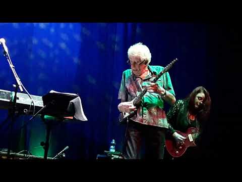 John Mayall - Mama talk to your daughter (live in Florence)