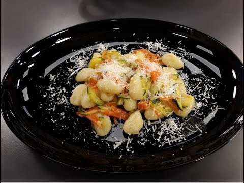 Rreze Dielli 11 Shtator 2019 - Të Gatuajmë me Znj.  Vjollca P.2 - Njoki me karrota dhe kungull