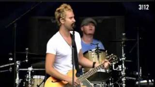 Lifehouse - Take Me Away  live (pinkpop 2011)