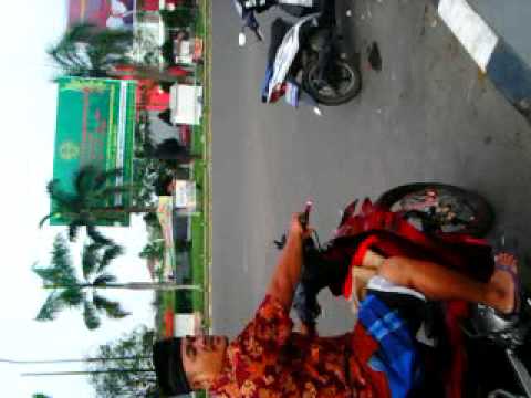 Alwi pilar - nak befoto Di Jakbaring