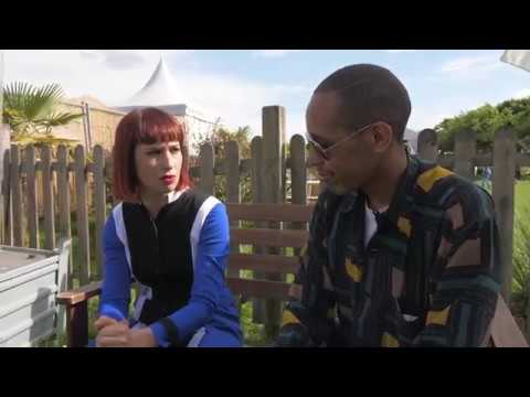 One shot - SUZANE : "Serveuse à l'origine, j'ai été inspirée par les conversations des gens".