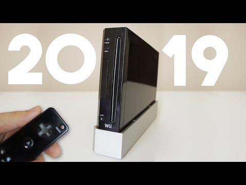 Buying a Nintendo Wii in 2019... and Playing Wii Sports!