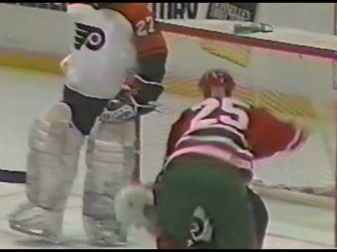 Troy Crowder vs Jeff Chychrun