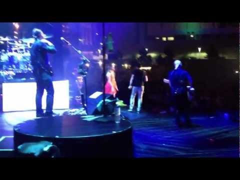 Train & Lauren McLamb - Bruises - Live at Red Hat Amphitheater