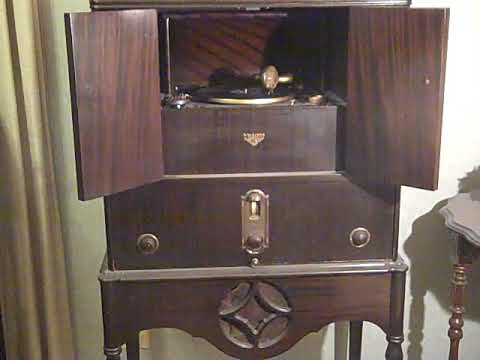 VARSITY EIGHT CALIFORNIA RAMBLERS - SWEET GEORGIA BROWN - ROARING 20'S VICTROLA RADIOLA 7-11