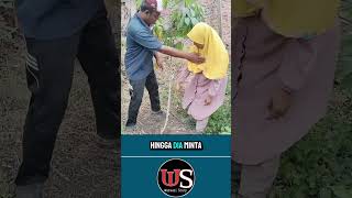 Download lagu THE WIFE'S MISLEADING WHEN GRABBING THE CASSAVA #funny #laughing mp3 Download lagu THE WIFE'S MISLEADING WHEN GRABBING THE CASSAVA #funny #laughing mp3