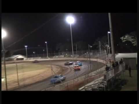 Junior Street Sedans  26.4.08 Heat 2  Compliments www.tracksidedvds.com.wmv