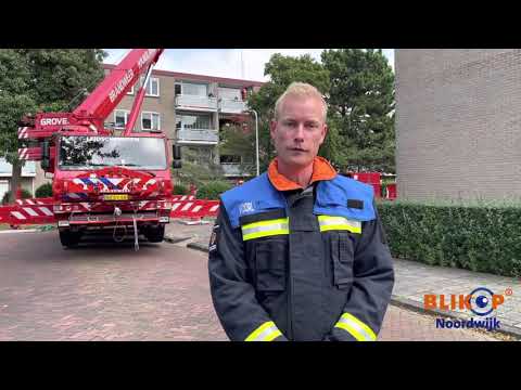 Kraanwagen brandweer Haaglanden assisteert bij medische situatie in Noordwijk