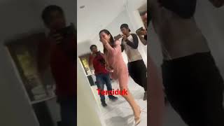 Download lagu PENAMPAKAN PEREMPUAN YANG VIRAL DI MOBIL TAKSI ONLINE mp3 Download lagu PENAMPAKAN PEREMPUAN YANG VIRAL DI MOBIL TAKSI ONLINE mp3