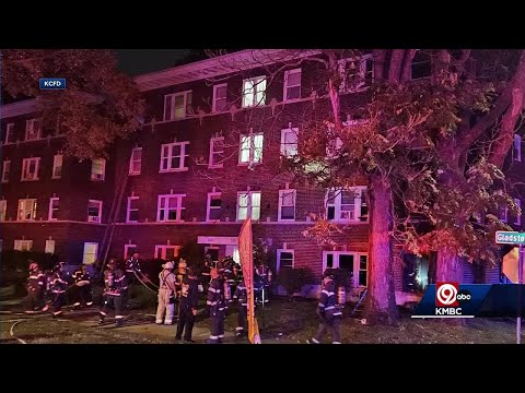 5 people rescued from burning apartment building in Kansas City