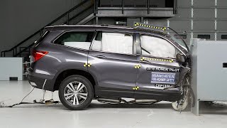 Honda Pilot passenger-side small overlap IIHS crash test