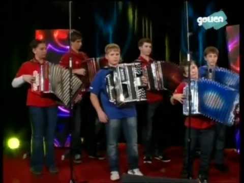 Na Roblek - Harmonikarski orkester Primoža Zvira