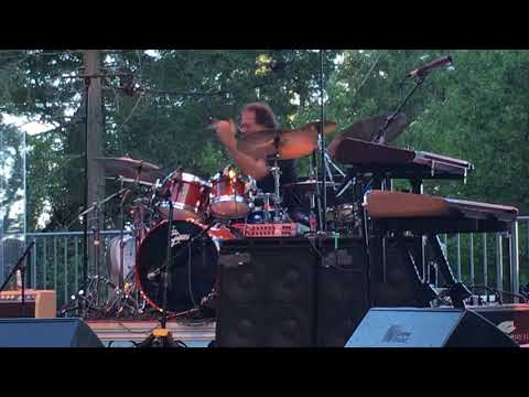 Vinnie Colaiuta drum solo with Herbie Hancock