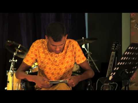 Alcaline, le Mag : Stromae dans la boîte à musique