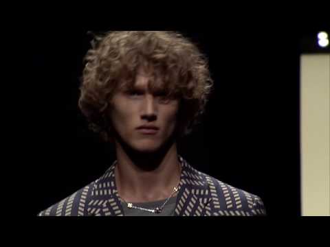 Versace Men's Spring/Summer 2017 | Fashion Show