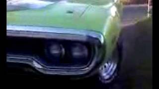 preview picture of video 'My Plymouth Satellite idling!!'