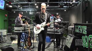 Diamond Rings - I'm Just Me (Live at the Edge)