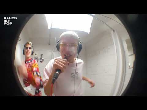 Cloutboi Juli & Pink Stan - Quarantainment (Dusch Edit)