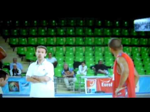 La diplomatie dans le sport 5 - Tony Parker recadré par Vincent Collet