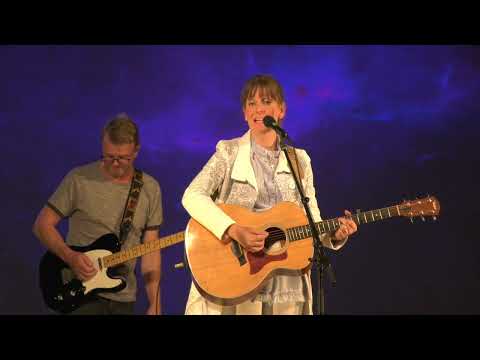 (5429) Emilia Lindberg: Blott en dag