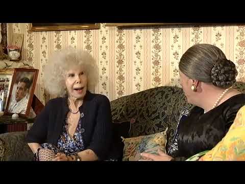 What a nice little touch! | Omaita and Antonia visit their friend Cayetana de Alba