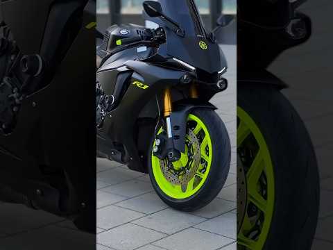 Yamaha R1 #yamaha #yamahar1 #r1 #bike #black #loud #feed #yt #new #shorts @AbhishekmishraR15v3