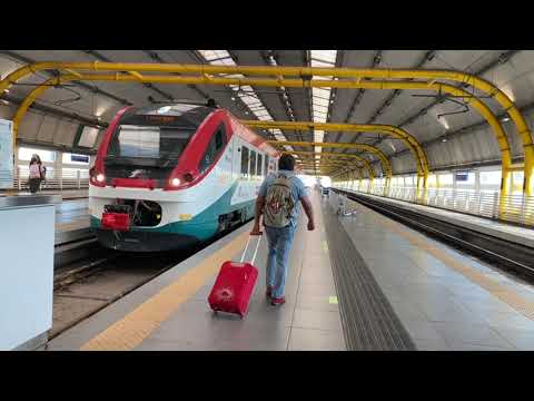 Aeroporto Roma-Fiumicino (italiano: Aeroporto di Roma-Fiumicino), trem