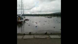 preview picture of video 'Ambleside (Windermere) a walk to the lakeside'