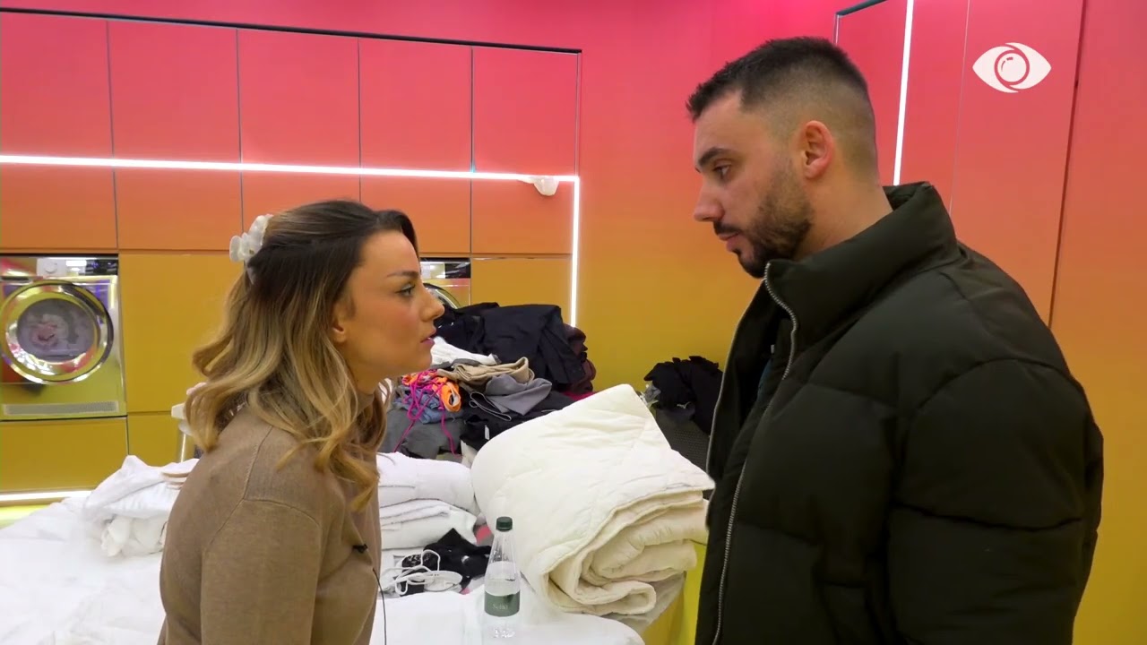 Ku qëndron problemi/ Keijsi diskuton me Inën: Të qeshë fytyra e Stelinës…