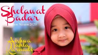 Download lagu AISHWA NAHLA KARNADI Feat Hamba  - Adek baju merah |•Lirik mp3