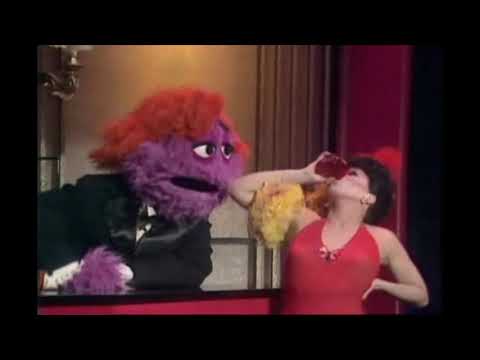 Muppet Songs: Liza Minnelli - Copacabana