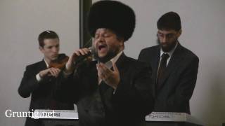Chazan Helfgot Sings Tzama