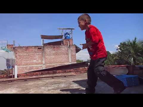 Esquivando globos de agua nivel "aprendiz"