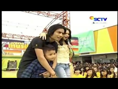 CHARLY ST12 FEAT REGINA DAN RESTU VANHOUTENS _ SINAR JANGAN MENANGIS