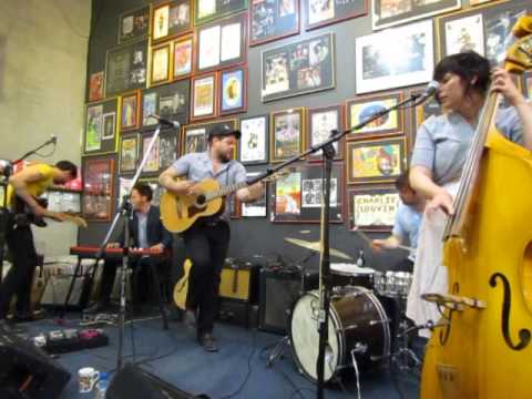 Nathaniel Rateliff "Nothing to Show" Live at Twist & Shout