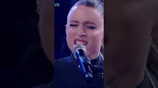 ANGELINA MANGO presenta “UGUALE A ME”, IL NUOVO BRANO!